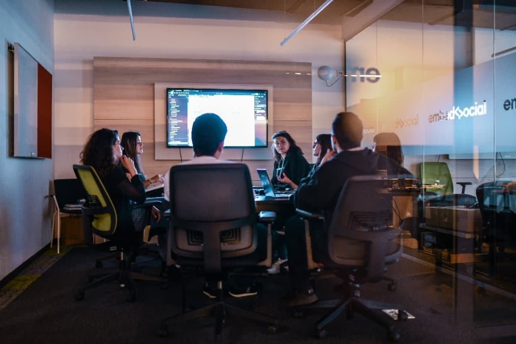 APEX Confidential Executive Boardroom & Embargo Staging
